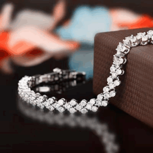 Electroplated Geometric Diamond Bracelet White Pearl