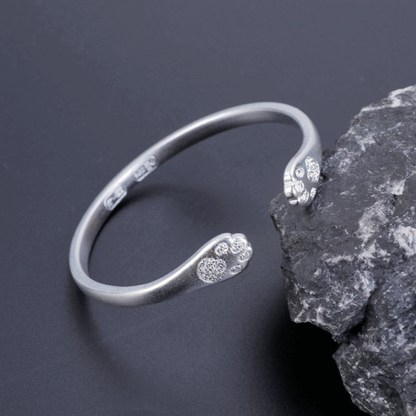 Lucky Paw Cat Claw Bracelet – Unleash Feline Fortune & Fashion!